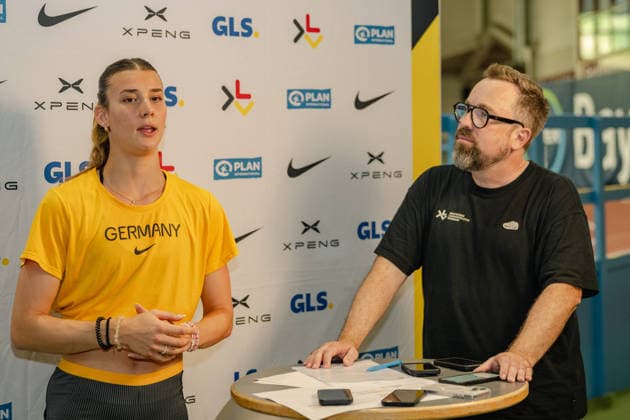 Sandrina Sprengel (GER, VfB Stuttgart) und Sven Ibald (DLV, Mediendirektor) im Gespraech. Pressekonferenz DLV Media Days, Mehrkampf, Leichathletik, Saison 2026 2027, 04.08.2026 Pressekonferenz DLV Media Days, Mehrkampf, Saison 2026 2027, 04.08.2026 Leverkusen Copyright: xEibner-Pressefoto ThomasxHaeslerx EP_THR