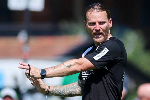 Trainer Eugen Polanski (Borussia Moenchengladbach) gestikuliert waehrend des Trainingslagers von Borussia Moenchengladbach, Stadion Birkenmoos am 04. August 2026 in Rottach-Egern, Deutschland. (Foto von Marco Steinbrenner DeFodi Images) +++ Trainer Eugen Polanski (Borussia Moenchengladbach) gestures during the Borussia Moenchengladbach Training camp at Stadion Birkenmoos on August 4, 2026 in Rottach-Egern, Germany. (Photo by Marco Steinbrenner DeFodi Images) (Photo by Marco Steinbrenner DeFodi Images) -