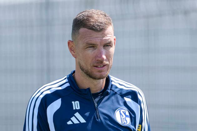 04.08.2026, Fussball, Training des FC Schalke 04. Edin Dzeko (FC Schalke 04). Gelsenkirchen Trainingsgelände FC Schalke 04 NRW Deutschland xRHR-FOTO YYx Copyright: RHR-FOTOx RHR-FOTO YY
