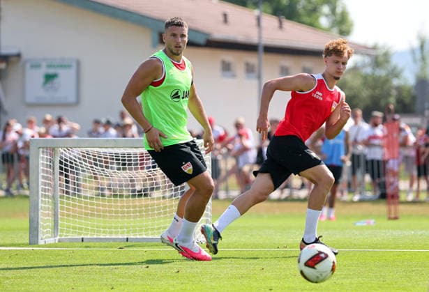 04.08.2026, Deutschland, Grassau, Fußball Bundesliga, Saison 2026 2027, Trainingslager VfB Stuttgart, v.l. Ermedin Demirovic, Lazar Jovanovic