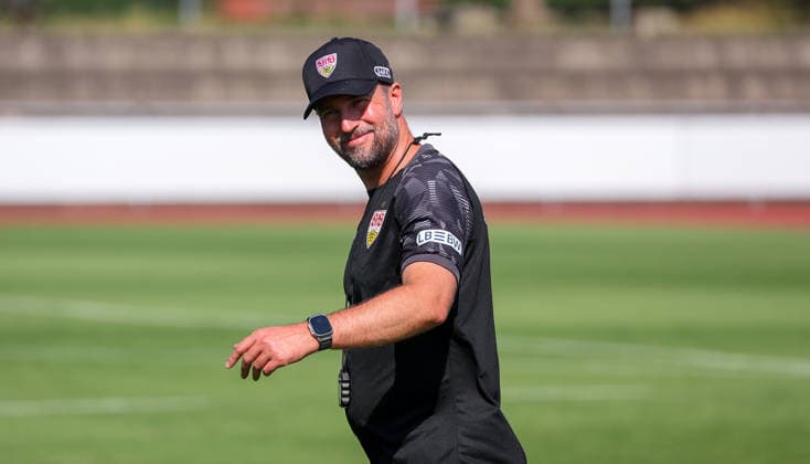 04.08.2026, Deutschland, Grassau, Fußball Bundesliga, Saison 2026 2027, Trainingslager VfB Stuttgart, VfB Trainer Sebastian Hoeneß