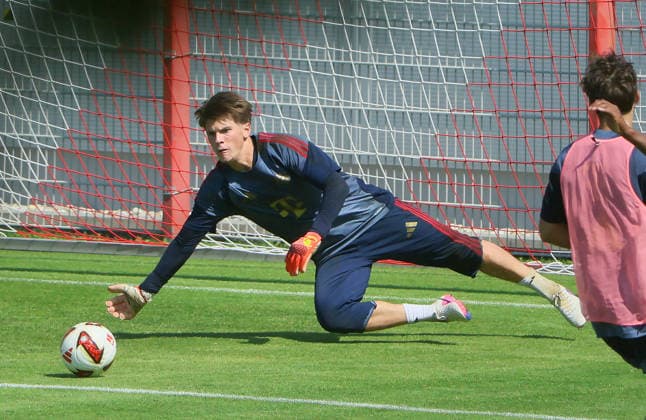 04.08.2026, FC Bayern Muenchen, Training, Saebenerstrasse Muenchen , Fussball, im Bild: Jannis Baertl (FC Bayern MuenchenII)