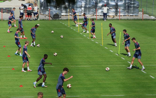 04.08.2026, FC Bayern Muenchen, Training, Saebenerstrasse Muenchen , Fussball, im Bild: FC Bayern Amateure trainieren