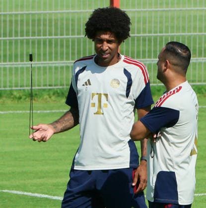 04.08.2026, FC Bayern Muenchen, Training, Saebenerstrasse Muenchen , Fussball, im Bild: Dante (FC Bayern MuenchenII) und BabakKeyhanfar (FC Bayern II)