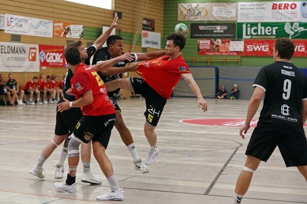 04.08.2026, xovx, Handball Lindencup, HSG Linden - HSG Wettenberg v.l. Luca Weimer (HSG Linden), Tristan Schepp (HSG Wettenberg), Maduwike Okpara (HSG Linden), Fabian Weide (HSG Wettenberg), Moritz Schmeel (HSG Linden) Linden Stadthalle Hessen Deutschland (DE)