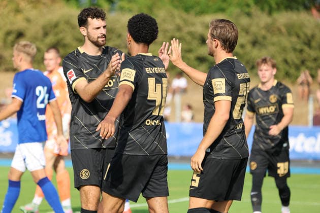 04.08.2026, Fussball, Herren, Testspiel, Saison 2026 2027, Racing Straßburg - SV 07 Elversberg, Torjubel zum 0:1, Torschütze: Francis Onyeka (SV 07 Elversberg) Haguenau Parc des Sports de Haguenau Grand Est Frankreich (FRA) Copyright: xSebastianxBachx