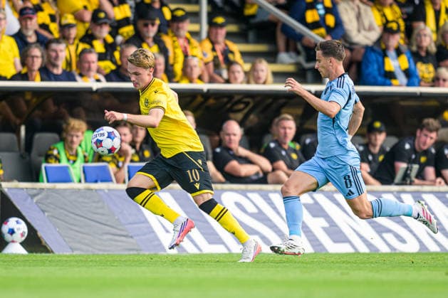 260804 Jeppe Kjaer of Mjällby and Artur Gajdos of Slovan Bratislava during the Champions League football qualifying match between Mjällby and Slovan Bratislava on August 4, 2026 in Hällevik. Photo: Christoffer Borg Mattisson BILDBYRAN COP 261 CB0545 fotboll football soccer fotball uefa champions league champions league mjällby slovan bratislava bbeng Copyright: CHRISTOFFERxBORGxMATTISSON BB260804CB044