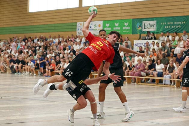 04.08.2026, xovx, Handball Lindencup, HSG Linden - HSG Wettenberg v.l. Tristan Schepp (HSG Wettenberg), Luca Weimer (HSG Linden), Maduwike Okpara (HSG Linden) Linden Stadthalle Hessen Deutschland (DE)