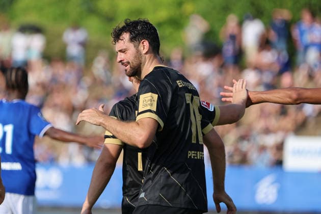 04.08.2026, Fussball, Herren, Testspiel, Saison 2026 2027, Racing Straßburg - SV 07 Elversberg, Torjubel zum 1:2, Torschütze: Luca Pfeiffer (SV 07 Elversberg) Haguenau Parc des Sports de Haguenau Grand Est Frankreich (FRA) Copyright: xSebastianxBachx