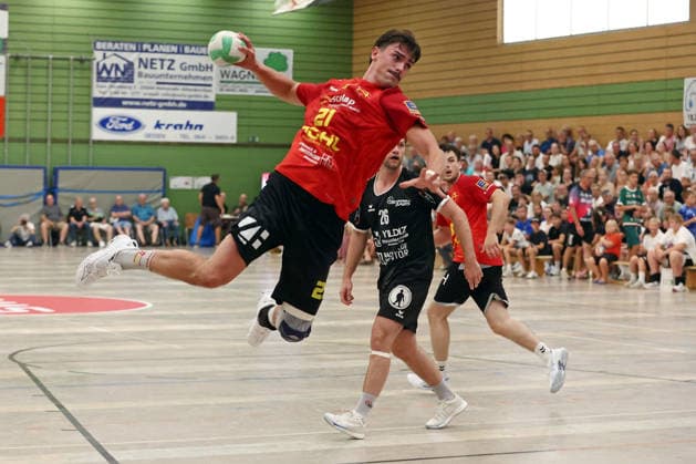 04.08.2026, xovx, Handball Lindencup, HSG Linden - HSG Wettenberg v.l. Tristan Schepp (HSG Wettenberg), Luca Weimer (HSG Linden), Fabian Weide (HSG Wettenberg) Linden Stadthalle Hessen Deutschland (DE)