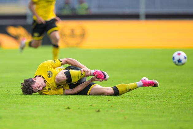 260804 Elliot Stroud of Mjällby in pain during the Champions League football qualifying match between Mjällby and Slovan Bratislava on August 4, 2026 in Hällevik. Photo: Christoffer Borg Mattisson BILDBYRAN COP 261 CB0545 fotboll football soccer fotball uefa champions league champions league mjällby slovan bratislava bbeng Copyright: CHRISTOFFERxBORGxMATTISSON BB260804CB059