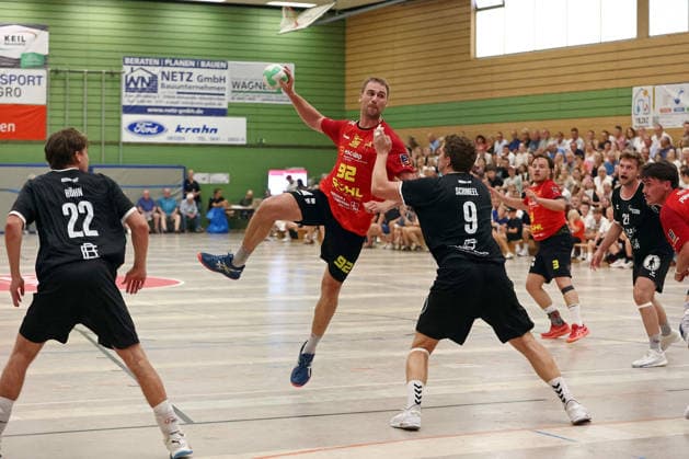 04.08.2026, xovx, Handball Lindencup, HSG Linden - HSG Wettenberg v.l. Jakob Höhn (HSG Linden), Aron Weiße (HSG Wettenberg), Moritz Schmeel (HSG Linden), Jan Reuschling (HSG Wettenberg), Luca Weimer (HSG Linden), Tristan Schepp (HSG Wettenberg) Linden Stadthalle Hessen Deutschland (DE)