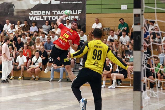 04.08.2026, xovx, Handball Lindencup, HSG Linden - HSG Wettenberg v.l. Jonas Müller (HSG Wettenberg), Jan-Lukas Schneider (HSG Linden) Linden Stadthalle Hessen Deutschland (DE)