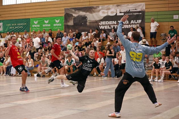 04.08.2026, xovx, Handball Lindencup, HSG Linden - HSG Wettenberg v.l. Aron Weiße (HSG Wettenberg), Tristan Schepp (HSG Wettenberg), Danny Rupprich (HSG Linden), Jan Becker (HSG Wettenberg) Linden Stadthalle Hessen Deutschland (DE)