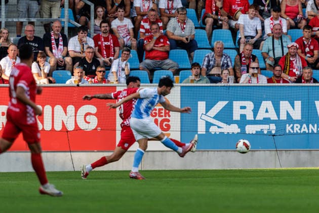 04.08.2026, GER, Regionalliga Nord-Ost, 3. Spieltag, Saison 2026 2027), Chemnitz, Chemnitzer FC - FSV Zwickau Domenico Alberico (Chemnitzer FC 10) mit dem 1:0 Chemnitz eins-Stadion - An der Gellertstraße Sachsen Deutschland Copyright: xnordphotoxGmbHx xTrienitzx