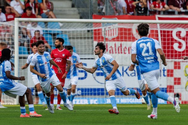 04.08.2026, GER, Regionalliga Nord-Ost, 3. Spieltag, Saison 2026 2027), Chemnitz, Chemnitzer FC - FSV Zwickau Domenico Alberico (Chemnitzer FC 10) jubelt nach dem 1:0 Chemnitz eins-Stadion - An der Gellertstraße Sachsen Deutschland Copyright: xnordphotoxGmbHx xTrienitzx