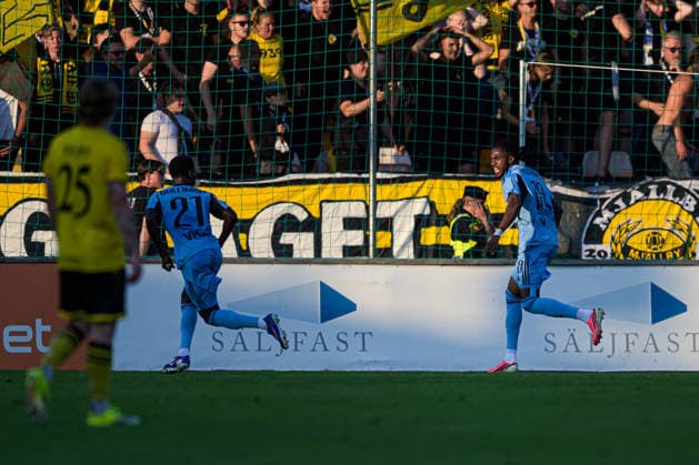 260804 Suleiman Camara Sanneh and Manasse Kianga of Slovan Bratislava celebrates after 1-2 during the Champions League football qualifying match between Mjällby and Slovan Bratislava on August 4, 2026 in Hällevik. Photo: Christoffer Borg Mattisson BILDBYRAN COP 261 CB0545 fotboll football soccer fotball uefa champions league champions league mjällby slovan bratislava bbeng jubel Copyright: CHRISTOFFERxBORGxMATTISSON BB260804CB121