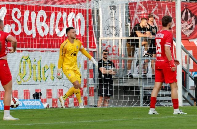CFC vs FSV Zwickau 04.08.2026 Chemnitz, eins Stadion- An der Gellertstrasse, Fussball, Regionalliga Nordost 2026 2027, 3. Spieltag , CFC, CFC vs FSV Zwickau Tor für den CFC durch Jonas Marx, Lucas Hiemann im Zwickauer Tor geschlagen Chemnitz Sachsen BRD