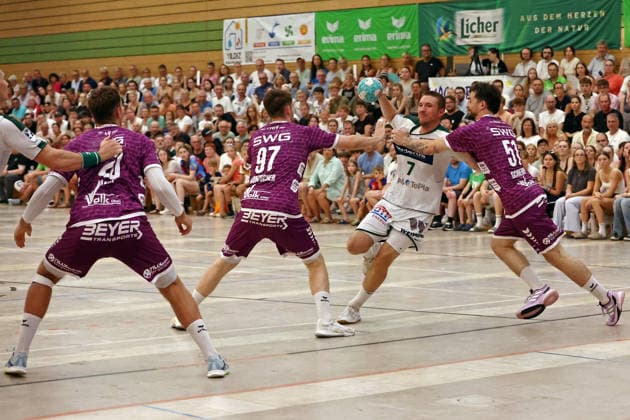 04.08.2026, xovx, Handball Lindencup, HSG Wetzlar - TV Hüttenberg v.l. Leif Haack (TV Hüttenberg), David Kuntscher (TV Hüttenberg), Dominik Mappes (HSG Wetzlar), Hendrik Schreiber (TV Hüttenberg) Linden Stadthalle Hessen Deutschland (DE)
