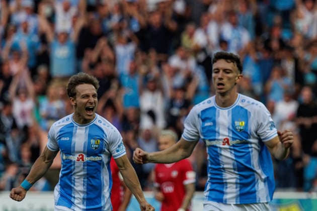 04.08.2026, GER, Regionalliga Nord-Ost, 3. Spieltag, Saison 2026 2027), Chemnitz, Chemnitzer FC - FSV Zwickau David Vogt (Chemnitzer FC 11) jubelt nach dem 3:0 mit Maximilian Fesser (Chemnitzer FC 17) Chemnitz eins-Stadion - An der Gellertstraße Sachsen Deutschland Copyright: xnordphotoxGmbHx xTrienitzx