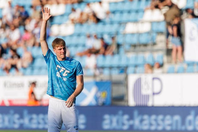 04.08.2026, GER, Regionalliga Nord-Ost, 3. Spieltag, Saison 2026 2027), Chemnitz, Chemnitzer FC - FSV Zwickau Johannes Pistol (Chemnitzer FC 18) bei der Erwärmung Chemnitz eins-Stadion - An der Gellertstraße Sachsen Deutschland Copyright: xnordphotoxGmbHx xTrienitzx