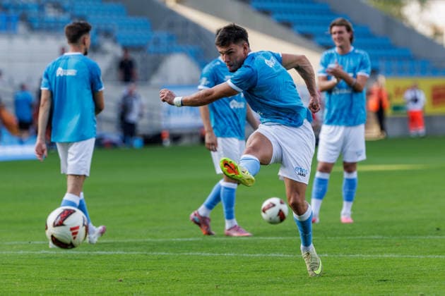 04.08.2026, GER, Regionalliga Nord-Ost, 3. Spieltag, Saison 2026 2027), Chemnitz, Chemnitzer FC - FSV Zwickau Roman Eppendorfer (Chemnitzer FC 25) bei der Erwärmung Chemnitz eins-Stadion - An der Gellertstraße Sachsen Deutschland Copyright: xnordphotoxGmbHx xTrienitzx
