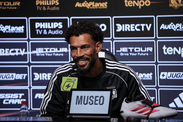 August 4, 2026, Santiago, Chile: Cape Verdean goalkeeper VOZINHA is unveiled as a new signing for the Chilean club Colo-Colo. Santiago Chile - ZUMAu105 20260804_zip_u105_017 Copyright: xManuelxUrzuax