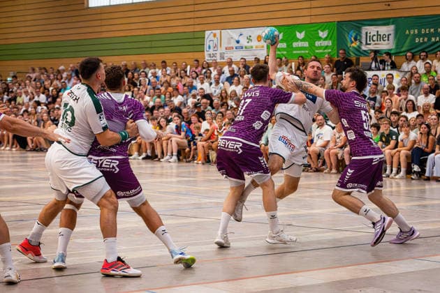 04.08.2026, xovx, Handball Lindencup, HSG Wetzlar - TV Hüttenberg v.l. Josip Simic (HSG Wetzlar), Leif Haack (TV Hüttenberg), David Kuntscher (TV Hüttenberg), Dominik Mappes (HSG Wetzlar), Hendrik Schreiber (TV Hüttenberg) Linden Stadthalle Hessen Deutschland (DE)