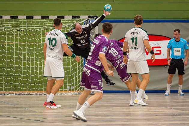 04.08.2026, xovx, Handball Lindencup, HSG Wetzlar - TV Hüttenberg v.l. Josip Simic (HSG Wetzlar), Laszlo Bartucz (HSG Wetzlar), David Kuntscher (TV Hüttenberg), Vit Reichl (TV Hüttenberg), Petter Överby (HSG Wetzlar) Linden Stadthalle Hessen Deutschland (DE)
