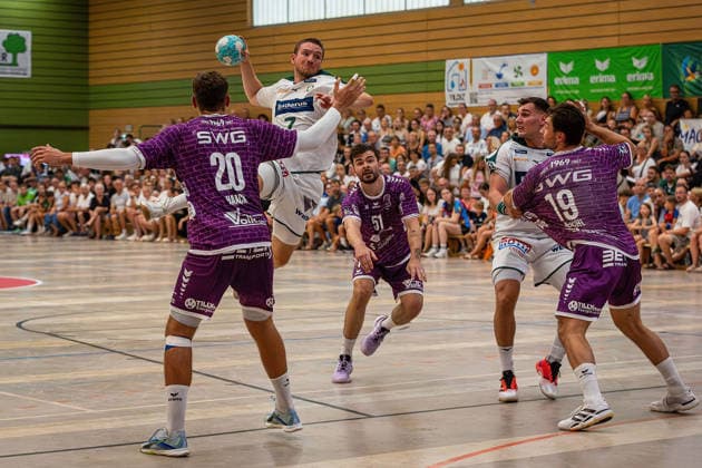 04.08.2026, xovx, Handball Lindencup, HSG Wetzlar - TV Hüttenberg v.l. Leif Haack (TV Hüttenberg), Dominik Mappes (HSG Wetzlar), Hendrik Schreiber (TV Hüttenberg), Josip Simic (HSG Wetzlar), Vit Reichl (TV Hüttenberg) Linden Stadthalle Hessen Deutschland (DE)