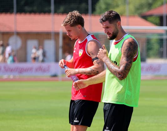 05.08.2026, Deutschland, Grassau, Fußball Bundesliga, Saison 2026 2027, Trainingslager VfB Stuttgart, v.l. Ramon Hendriks, Jeff Chabot