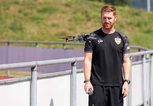 05.08.2026, Deutschland, Grassau, Fußball Bundesliga, Saison 2026 2027, Trainingslager VfB Stuttgart, Marcus Fregin mit Drohe