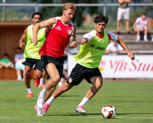 05.08.2026, Deutschland, Grassau, Fußball Bundesliga, Saison 2026 2027, Trainingslager VfB Stuttgart, v.l. Finn Jeltsch, Ertugrul Yigit