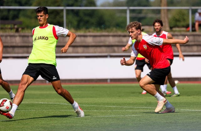 05.08.2026, Deutschland, Grassau, Fußball Bundesliga, Saison 2026 2027, Trainingslager VfB Stuttgart, v.l. Chema, Yanik Spalt