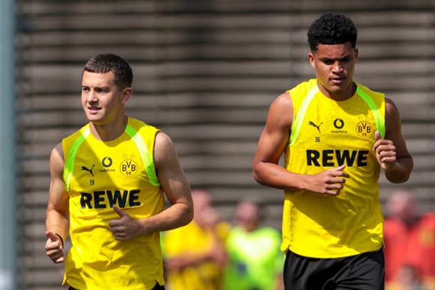 05.08.2026, Fussball, Training von Borussia Dortmund. v. l. Konstantinos Karetsas (Borussia Dortmund), Kaua Prates (Borussia Dortmund). Dortmund Trainingsgelände des BVB NRW Deutschland xRHR-FOTO DEx Copyright: DennisxEwert RHR-FOTOx RHR-FOTO DE