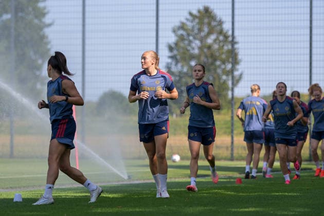 05.08.2026, München, Deutschland. Google Pixel Frauen-Bundesliga: Die FC Bayern Frauen absolvieren auf dem FC Bayern Campus eine Trainingseinheit zur Vorbereitung auf das Testspiel gegen Paris FC. Magdalena Eriksson (FC Bayern Frauen)