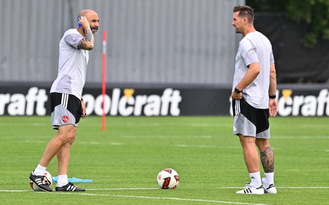 05.08.2026 - Fussball - 2. Fussball - Bundesliga - Saison 2026 2027 - 1. FC Nürnberg Nuernberg FCN ( Club ) - Training - Sportfoto Zink - xwoxzix - Javier Pinola (Co-Trainer 1. FC Nürnberg FCN ) Miroslav Miro Klose ( Trainer 1. FC Nürnberg FCN )