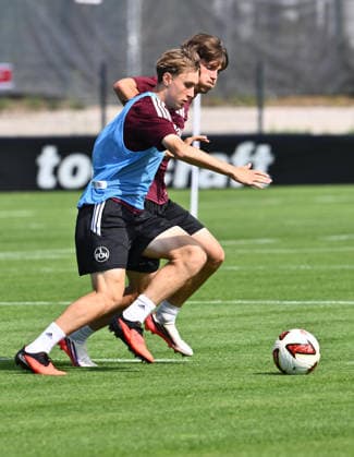 05.08.2026 - Fussball - 2. Fussball - Bundesliga - Saison 2026 2027 - 1. FC Nürnberg Nuernberg FCN ( Club ) - Training - Sportfoto Zink - xwoxzix - Marko Soldic (16, 1. FC Nürnberg FCN ) vor Marc Kornwachs Barjuan (35, 1. FC Nürnberg FCN )