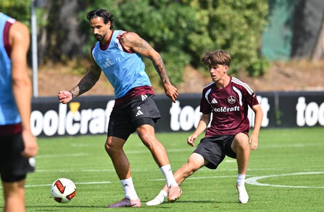 05.08.2026 - Fussball - 2. Fussball - Bundesliga - Saison 2026 2027 - 1. FC Nürnberg Nuernberg FCN ( Club ) - Training - Sportfoto Zink - xwoxzix - Adriano Grimaldi (39, 1. FC Nürnberg FCN ) Marc Kornwachs Barjuan (35, 1. FC Nürnberg FCN )