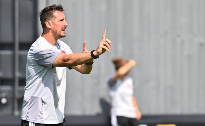 05.08.2026 - Fussball - 2. Fussball - Bundesliga - Saison 2026 2027 - 1. FC Nürnberg Nuernberg FCN ( Club ) - Training - Sportfoto Zink - xwoxzix - Miroslav Miro Klose ( Trainer 1. FC Nürnberg FCN ) dirigiert