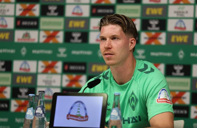 05.08.2026, GER, Fußball, Herren, 1. Bundesliga, Saison 2026 2027, Spielervorstellung, SV Werder Bremen Cedric Itten ( Werder Bremen, 26 ) wird im Rahmen einer Pressekonferenz vorgestellt, Zell am Ziller Parkstadion Tirol Österreich Copyright: xNordphotox xMaasx