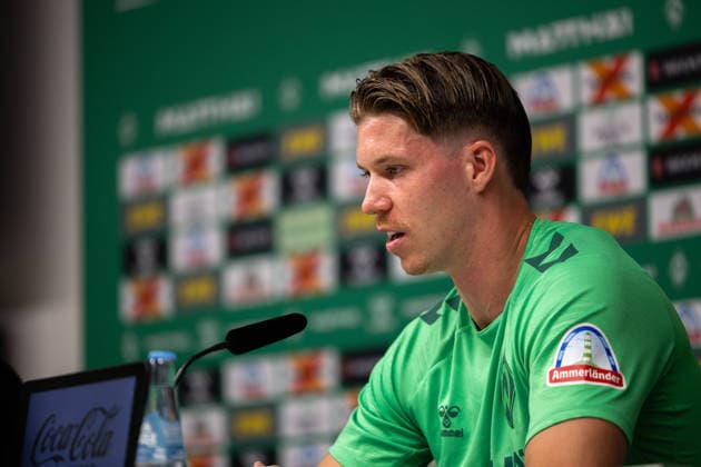 05.08.2026, GER, Fußball, Herren, 1. Bundesliga, Saison 2026 2027, Spielervorstellung, SV Werder Bremen Cedric Itten ( Werder Bremen, 26 ) wird im Rahmen einer Pressekonferenz vorgestellt, Zell am Ziller Parkstadion Tirol Österreich Copyright: xNordphotox xMaasx
