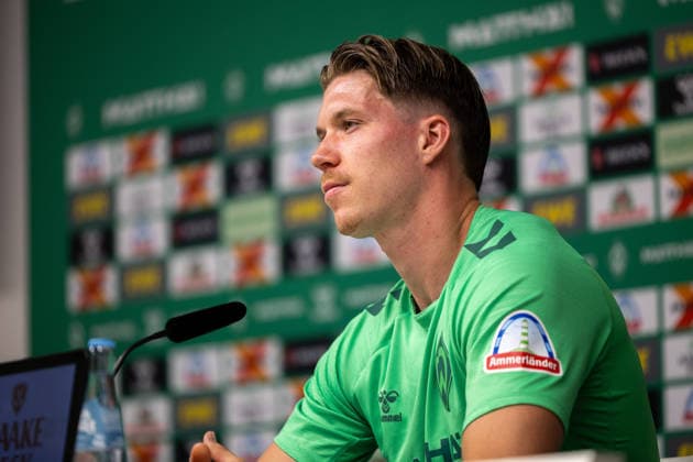 05.08.2026, GER, Fußball, Herren, 1. Bundesliga, Saison 2026 2027, Spielervorstellung, SV Werder Bremen Cedric Itten ( Werder Bremen, 26 ) wird im Rahmen einer Pressekonferenz vorgestellt, Zell am Ziller Parkstadion Tirol Österreich Copyright: xNordphotox xMaasx