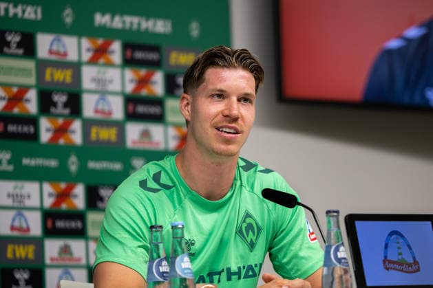 05.08.2026, GER, Fußball, Herren, 1. Bundesliga, Saison 2026 2027, Spielervorstellung, SV Werder Bremen Cedric Itten ( Werder Bremen, 26 ) wird im Rahmen einer Pressekonferenz vorgestellt, Zell am Ziller Parkstadion Tirol Österreich Copyright: xNordphotox xMaasx