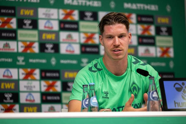 05.08.2026, GER, Fußball, Herren, 1. Bundesliga, Saison 2026 2027, Spielervorstellung, SV Werder Bremen Cedric Itten ( Werder Bremen, 26 ) wird im Rahmen einer Pressekonferenz vorgestellt, Zell am Ziller Parkstadion Tirol Österreich Copyright: xNordphotox xMaasx
