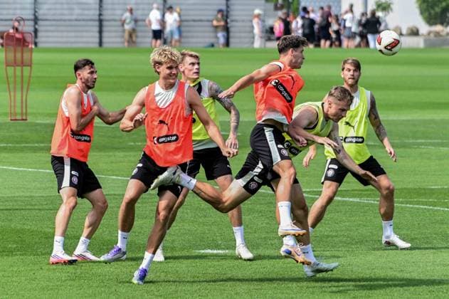 Sam Klein Arkadiusz Pyrka Nemeth David ( Pauli ) Deutschland , Hamburg , Trainingsgelände an der Kollaustrasse , Fussball , 2. Bundesliga , FC St Pauli