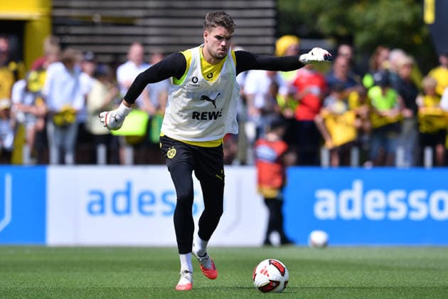 Fußball 1. Bundesliga Training Borussia Dortmund am 05.08.2026 auf dem Trainingsgelände Hohenbuschei in Dortmund Alexander Meyer ( Dortmund )
