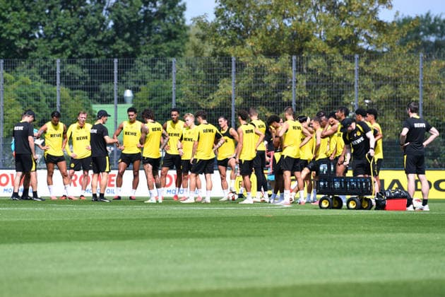 Fußball 1. Bundesliga Training Borussia Dortmund am 05.08.2026 auf dem Trainingsgelände Hohenbuschei in Dortmund Niko Kovac ( Trainer Cheftrainer Dortmund ) bei der Teamansprache
