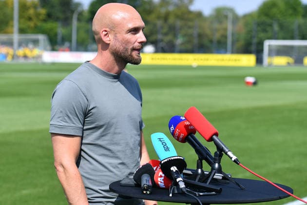 Fußball 1. Bundesliga Training Borussia Dortmund am 05.08.2026 auf dem Trainingsgelände Hohenbuschei in Dortmund Ole Book ( Sportdirektor Dortmund ) im Interview