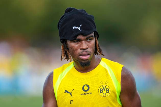 05.08.2026, Fussball, Training von Borussia Dortmund. Carney Chukwuemeka (Borussia Dortmund) muss das Training angeschlagen abbrechen. Dortmund Trainingsgelände des BVB NRW Deutschland xRHR-FOTO DEx Copyright: DennisxEwert RHR-FOTOx RHR-FOTO DE
